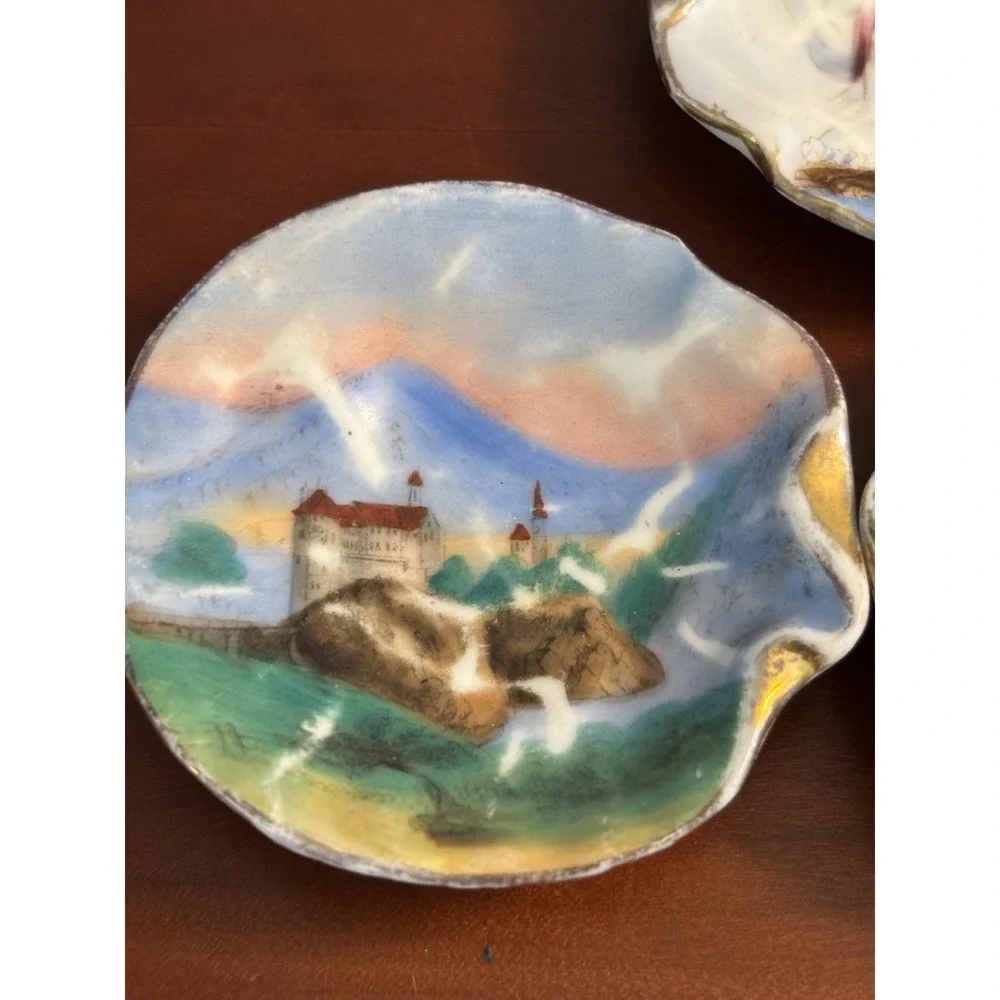 Heubach Germany 1890s Pin Vanity Dishes Portrait Ladies And Landscapes Set Of 5‎